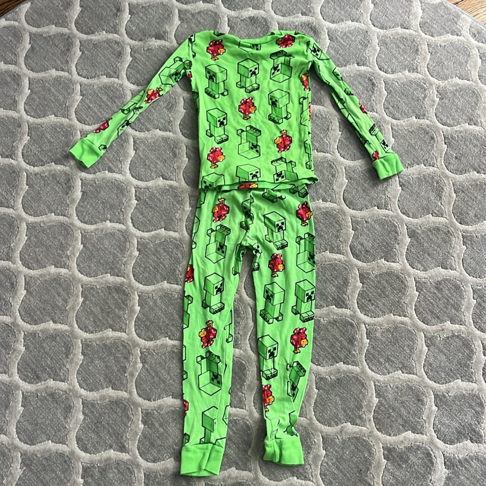 💚MINECRAFT PJ’S💚 - Picture 4 of 4
